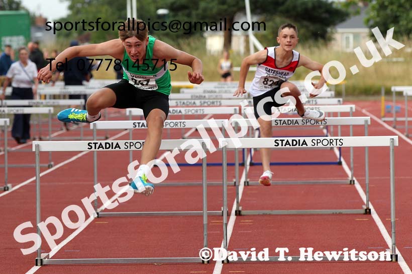 Hurdles, 2021 North East Grand Prix 6, Monkton, Wednesday, August 4th. Photo: David T. Hewitson/Sports for All Pics
